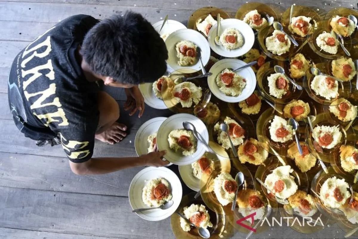 Hidangan Buka Puasa Ikonik, Masjid Tertua Samarinda Siapkan Ratusan Porsi Bubur Peca